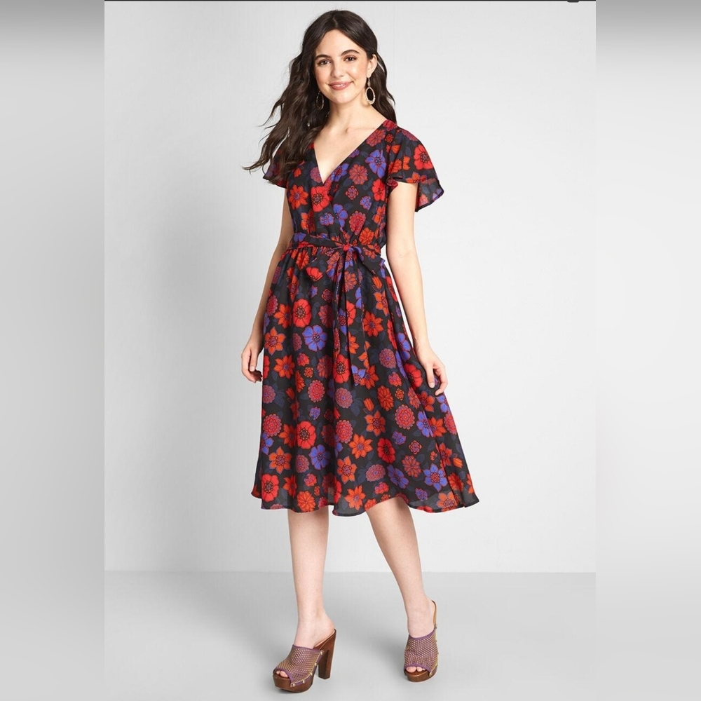 Modcloth brand dress with bold red, orange, and purple floral pattern. Sz Medium